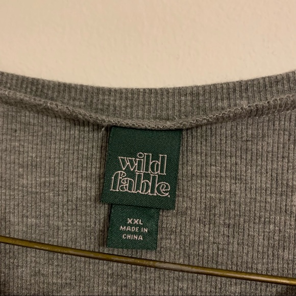 Butterfly Patch Ruffle Hem Baby Tee - Picture 2 of 3